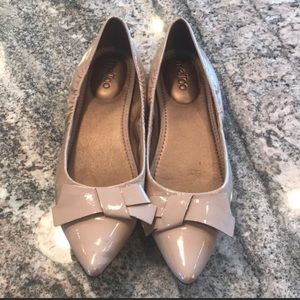 Me Too Nude Flats Size 11
